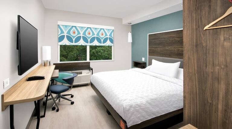 Tru by Hilton Tallahassee Central — Guest room