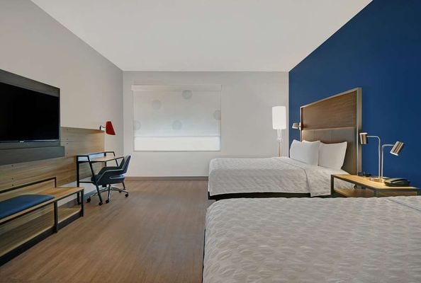 Tru By Hilton Troy Detroit — Guest room