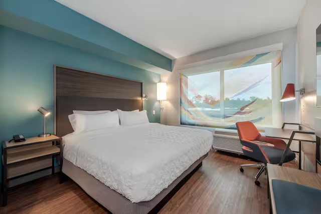 Tru by Hilton Wilmington — Guest room