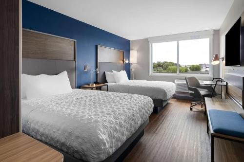 Tru by Hilton Wisconsin Dells — Guest room