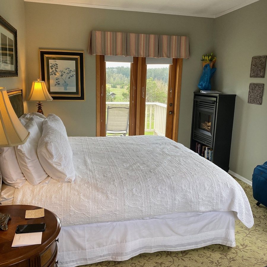 Trumpeter Inn Bed Breakfast — Guest room