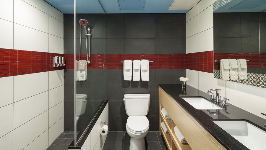 TRYP by Wyndham New York City Times Square South New York City New York — Bathroom
