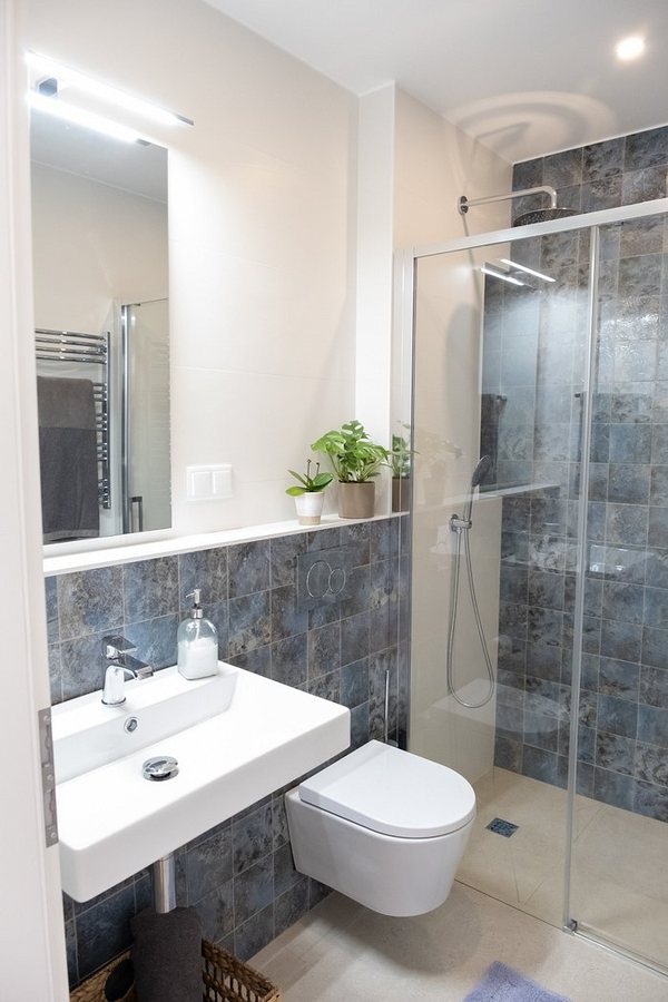 TSE The Surf Experience — Bathroom
