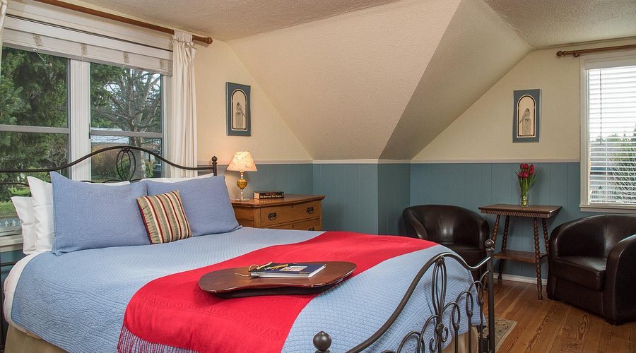 Tucker House Inn — Guest room
