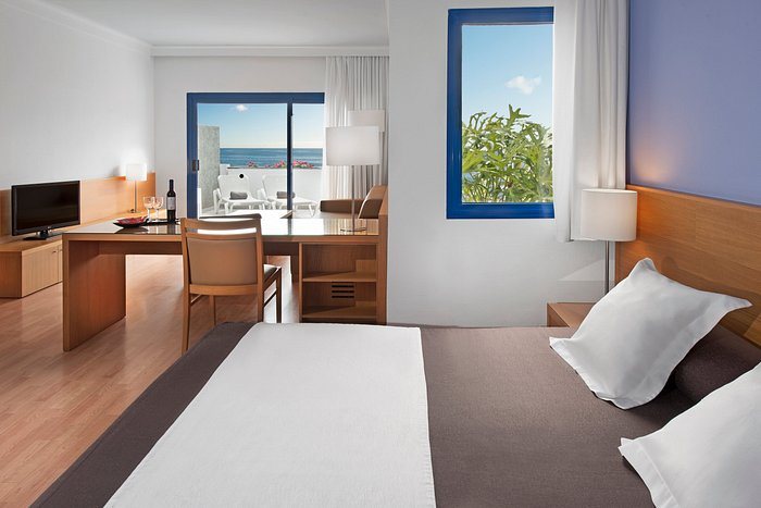 TUI BLUE Suite Princess — Guest room