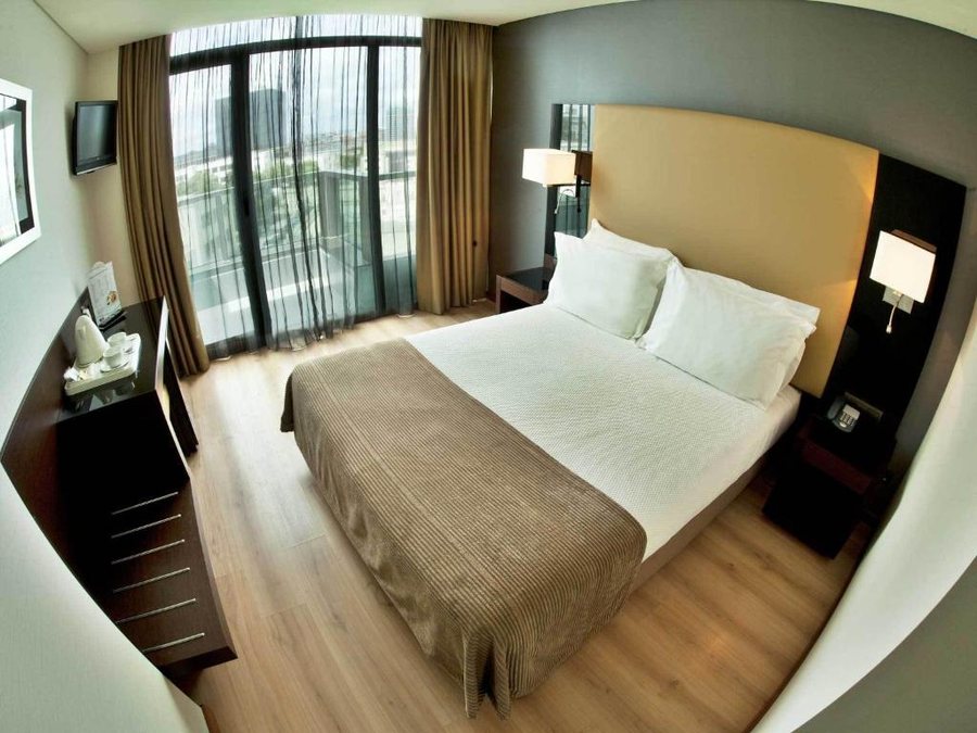 Turim Alameda Hotel — Guest room