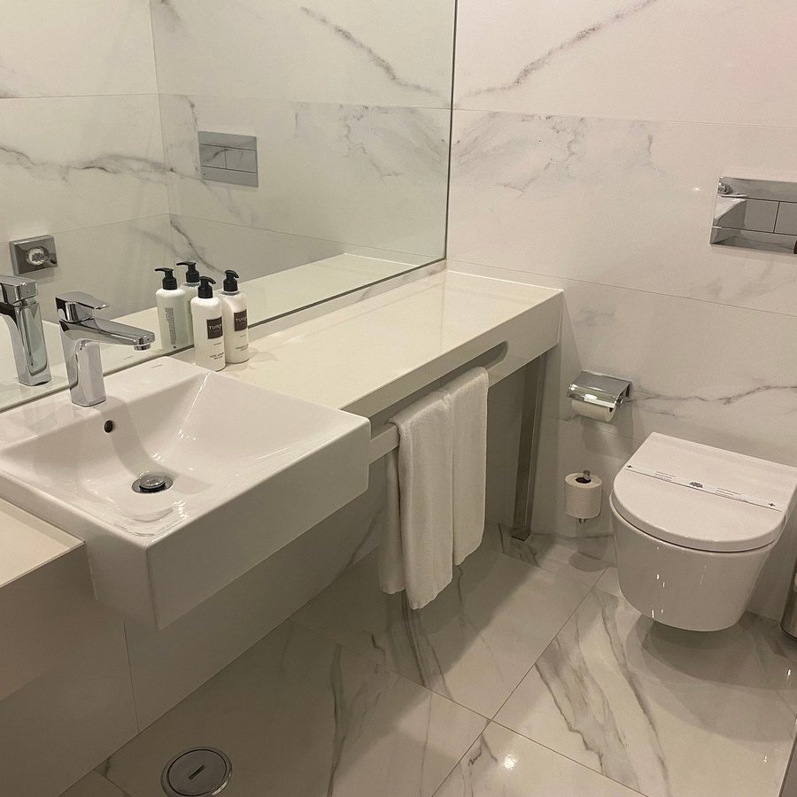 Turim Iberia Hotel — Bathroom