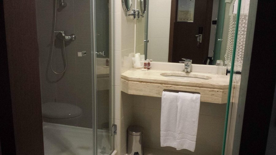 Turim Luxe Hotel — Bathroom