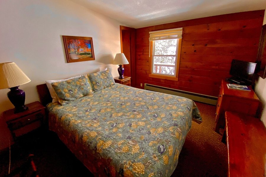 Turn of River Lodge — Guest room