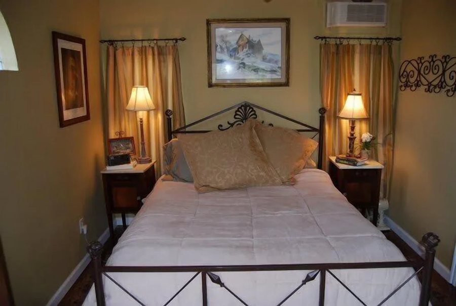 Turner Falls Park — Guest room