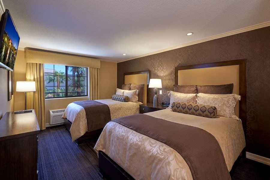 Tuscany Suites Casino Las Vegas Nevada — Guest room
