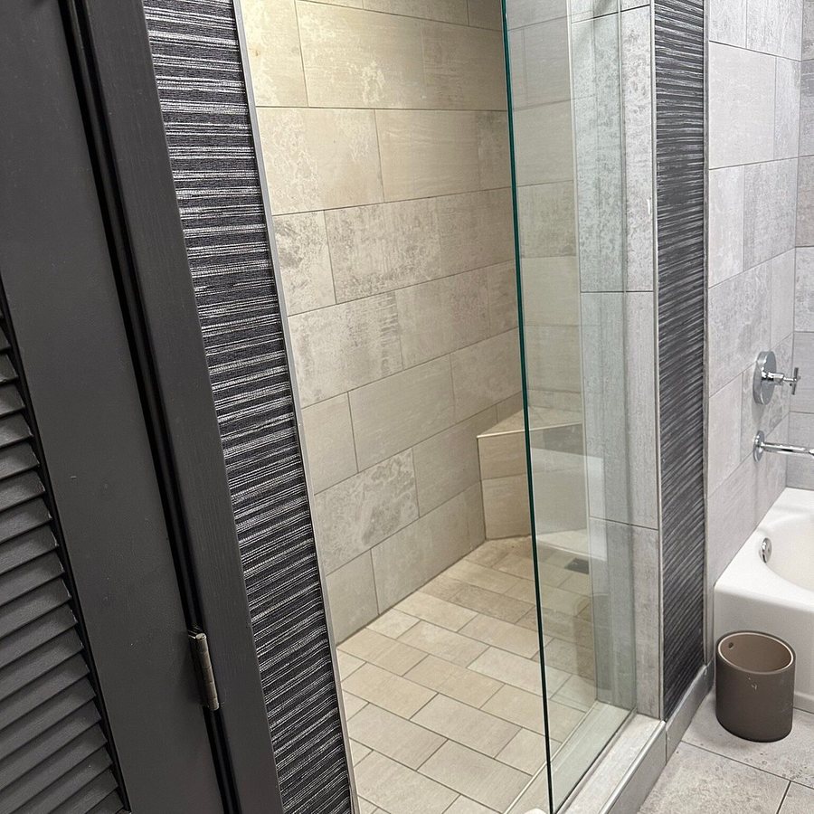 Twelve Downtown Autograph Collection — Bathroom
