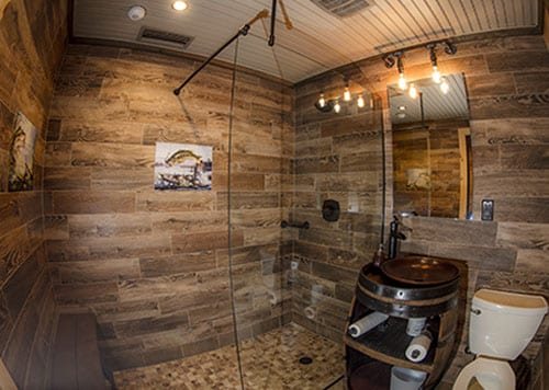 Twin Lakes Camp Resort — Bathroom