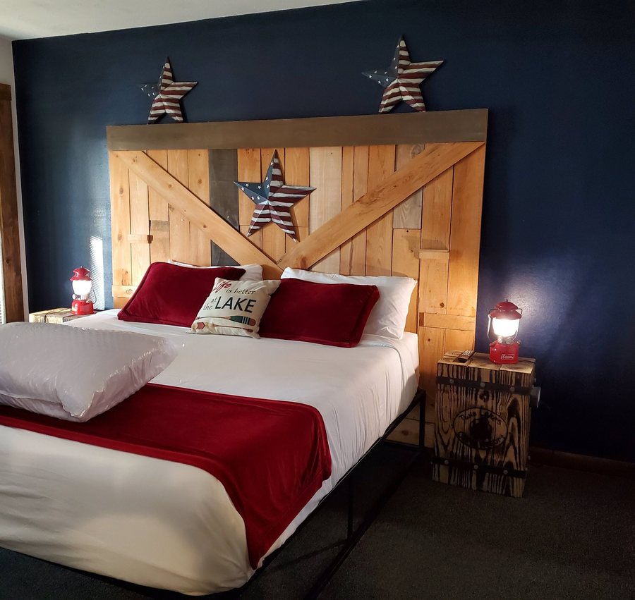 Twin Lakes Camp Resort — Guest room