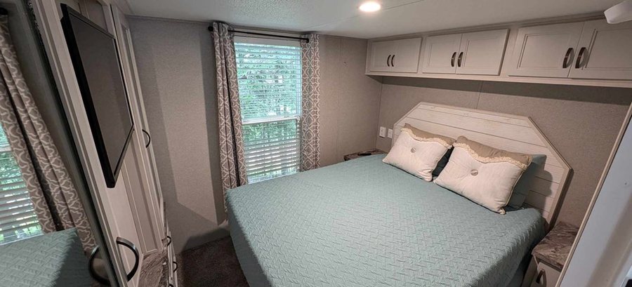 Twin Mountain Mt Washington KOA — Guest room