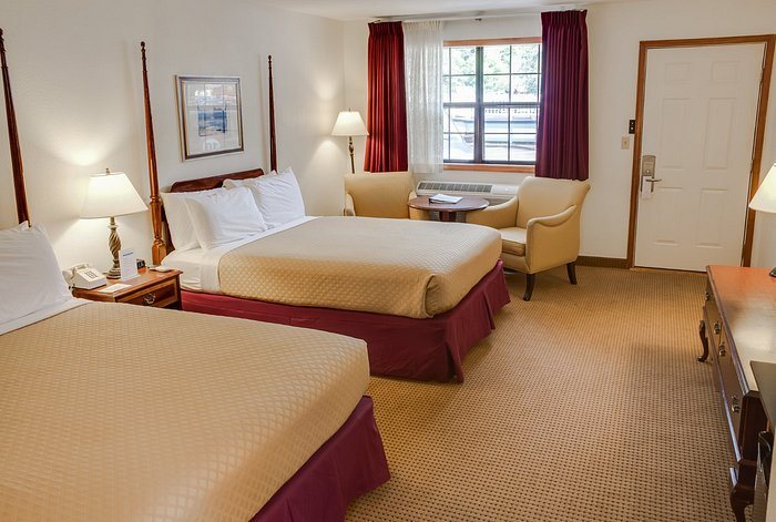 Twin Peaks Lodge and RV Park — Guest room