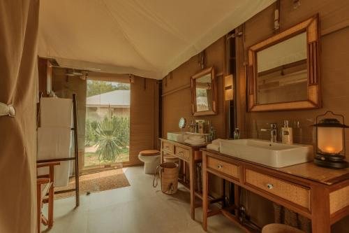 Twinpalms Tented Camp Phuket — Bathroom