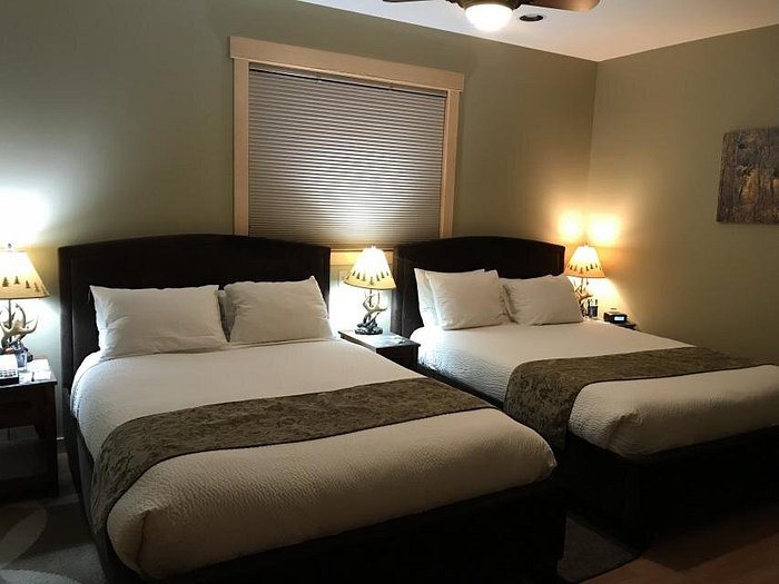 Twisp River Suites — Guest room