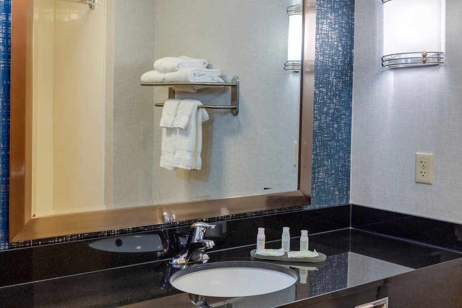 Two Hearts Inn — Bathroom