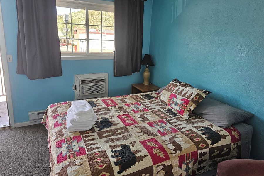Two Rivers Inn — Guest room