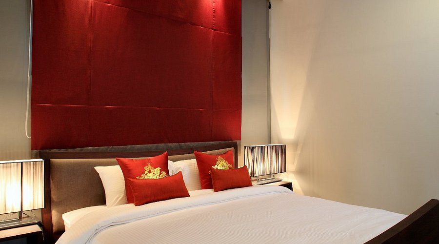Two Villas Holiday Phuket Onyx Style Nai Harn Beach — Guest room