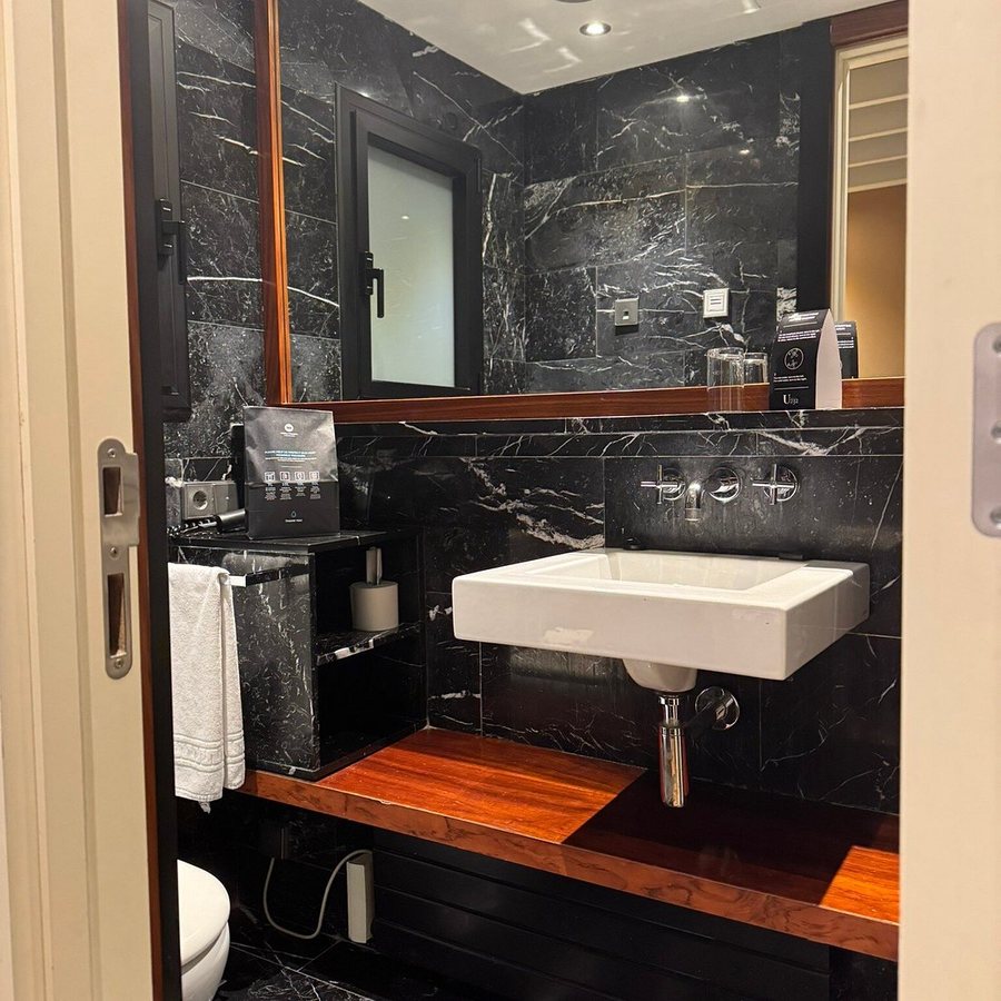U232 Hotel Barcelona Catalonia — Bathroom