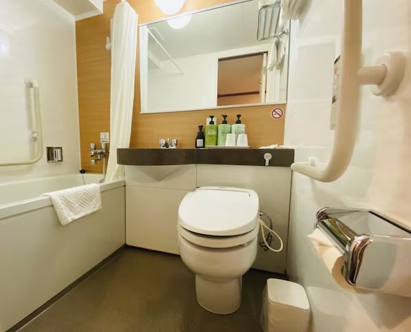 Ueno Touganeya Hotel — Bathroom