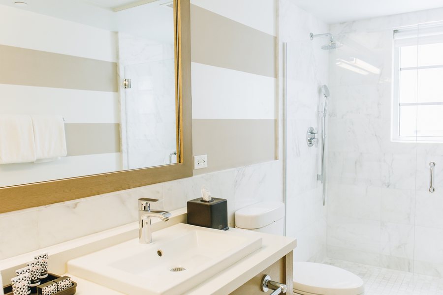 Uma House by Yurbban South Beach — Bathroom