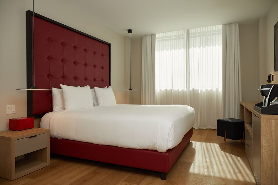 Uma House by Yurbban South Beach — Guest room