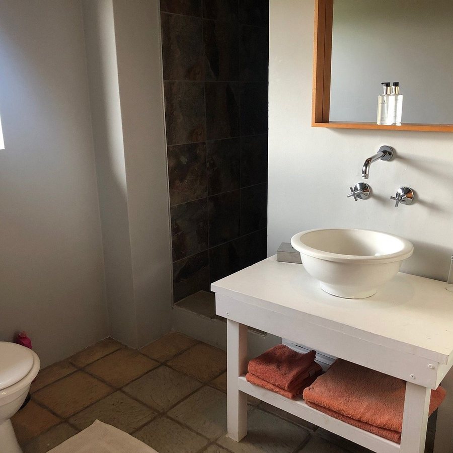 Umlambo River Lodge — Bathroom