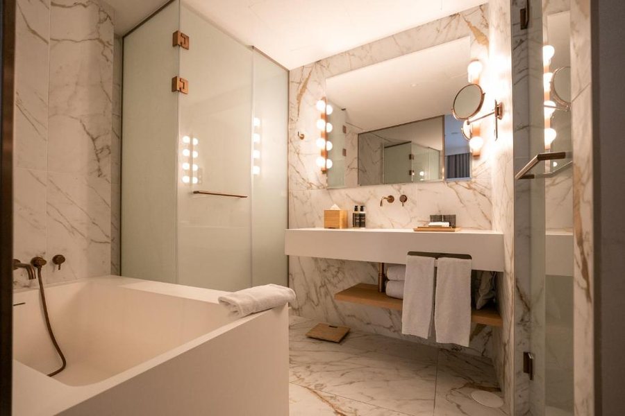 UMusic Hotel Madrid — Bathroom