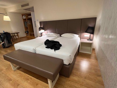 UNAHOTELS Century Milano — Guest room