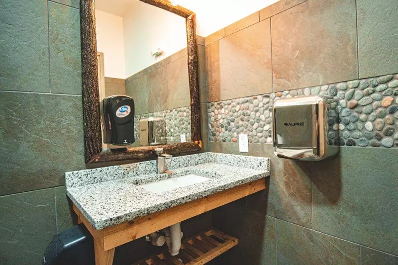 Uncle Jim s River Cove Campground — Bathroom