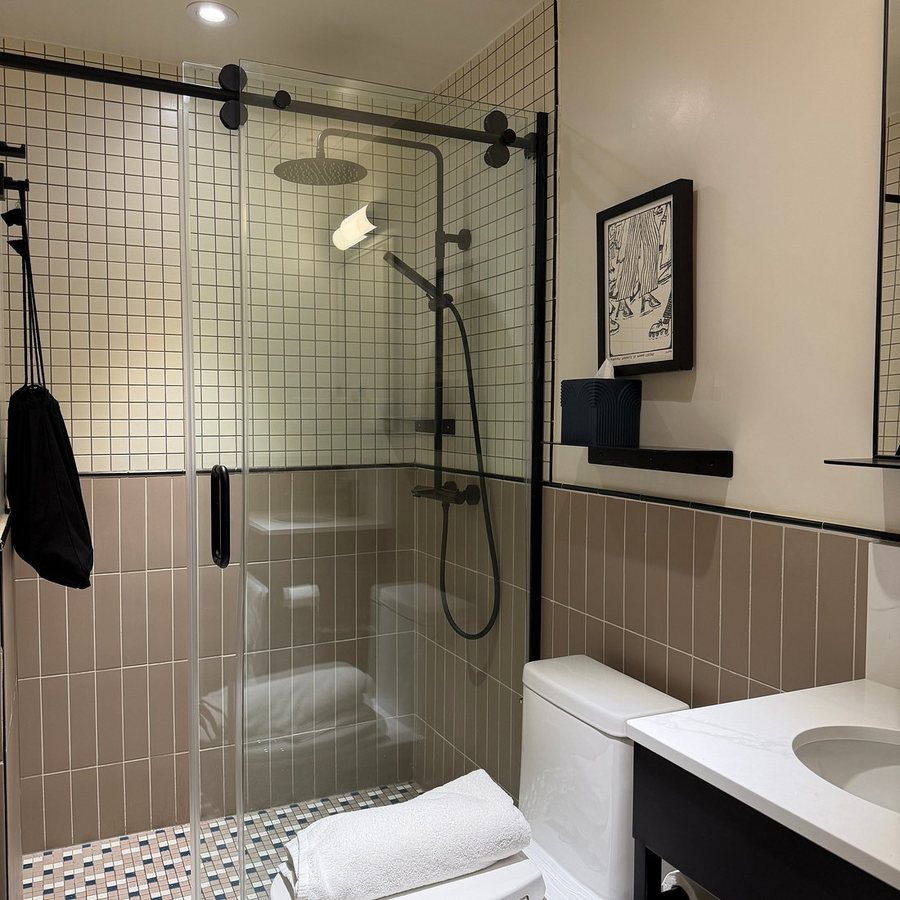 Union Hotel — Bathroom