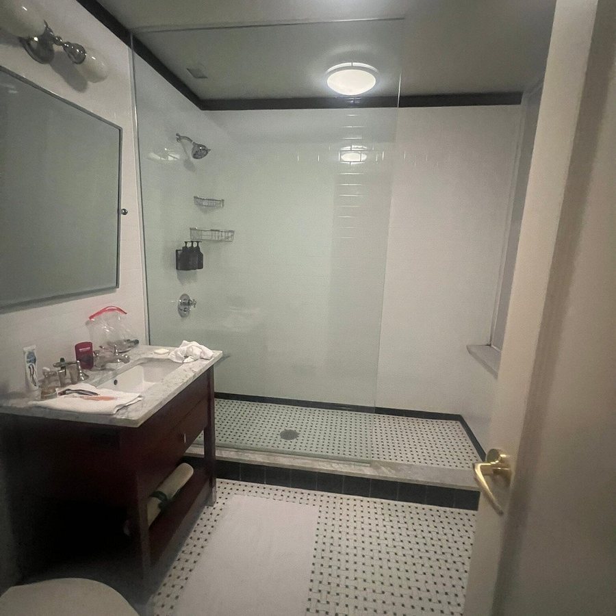 University Club of Chicago Chicago Illinois — Bathroom