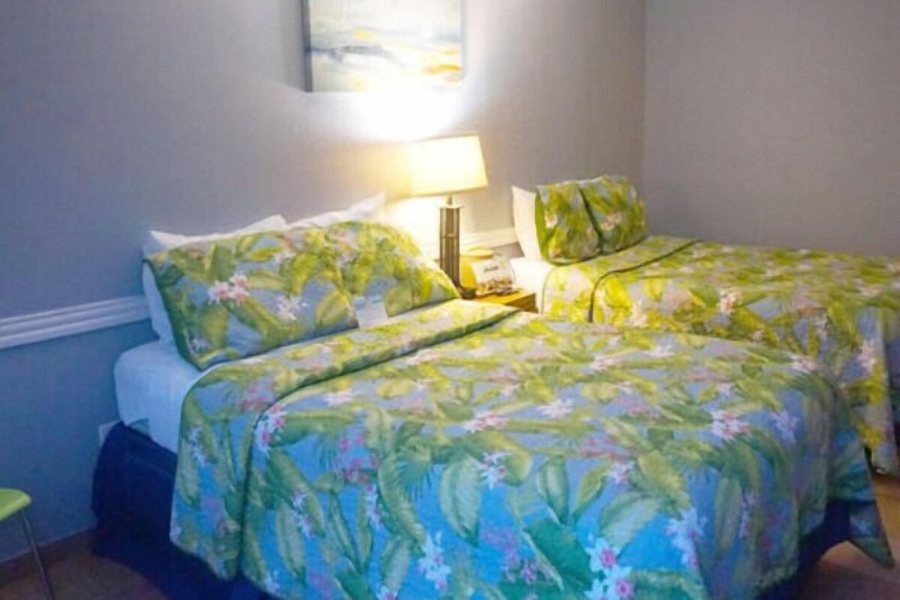 Upper Deck Hotel Bar — Guest room
