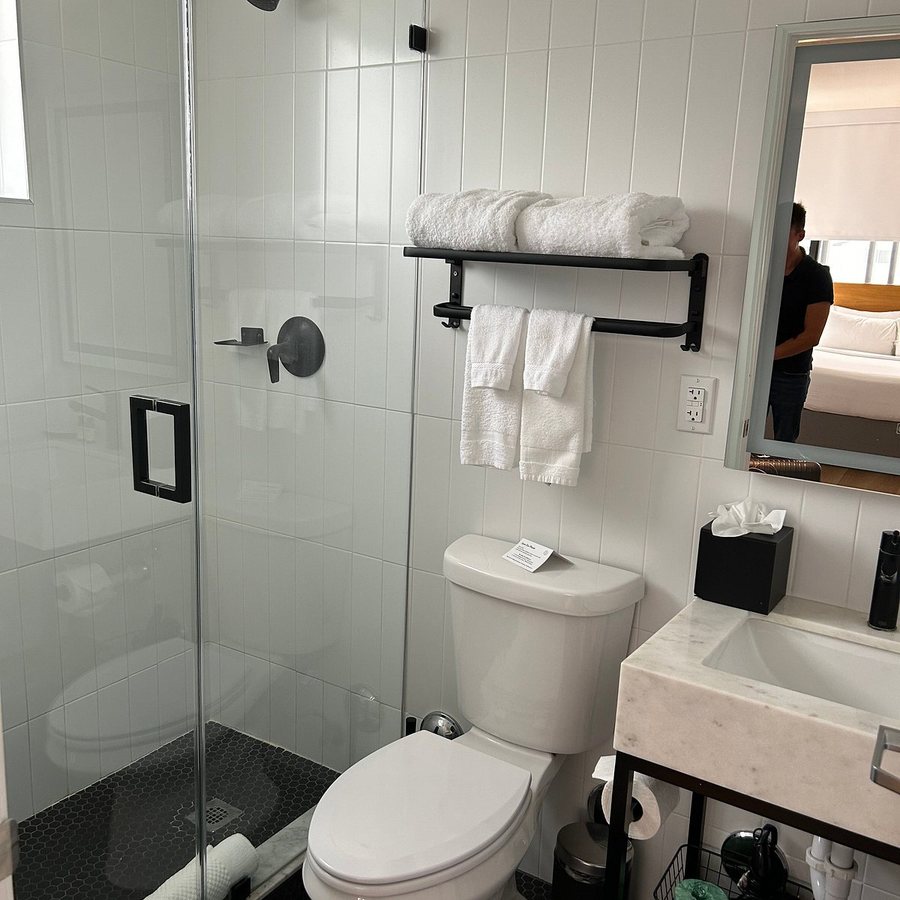 Upsun Hotel — Bathroom