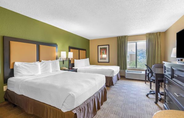 Uptown Suites Extended Stay Austin TX Downtown — Guest room