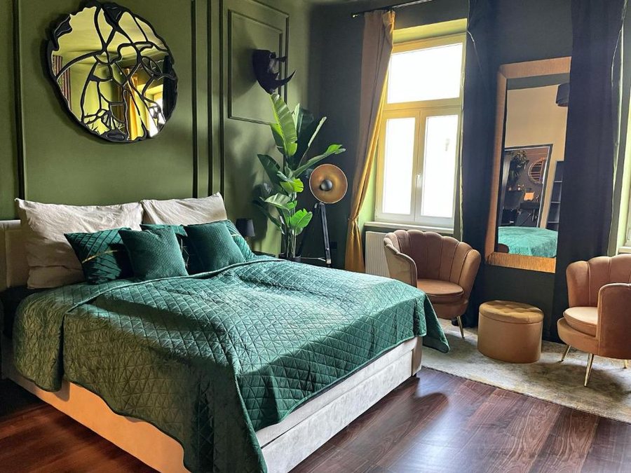 Urban Jungle Apartments — Guest room