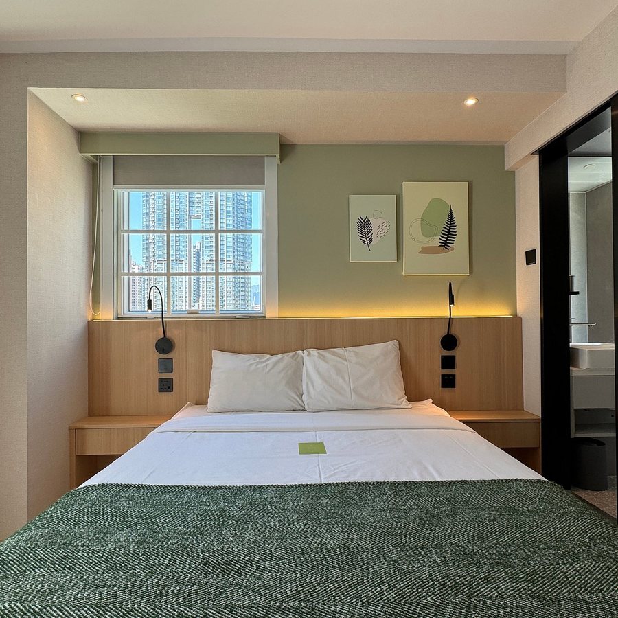Urban Pack — Guest room