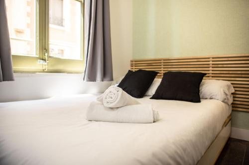 Urbany Hostel BCN GO Barcelona Catalonia — Guest room
