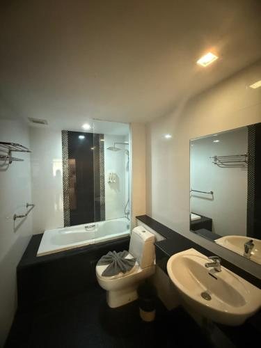 Utopia Naiharn — Bathroom