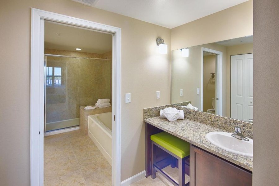 Vacation Village at Parkway — Bathroom