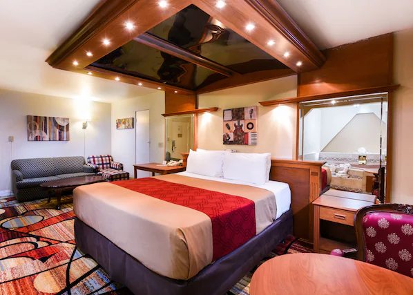 Vagabond Inn Long Beach — Guest room