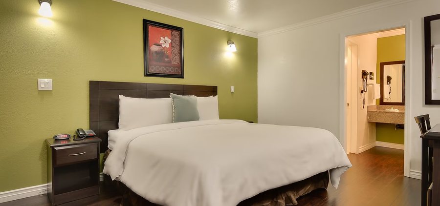 Vagabond Inn San Pedro — Guest room