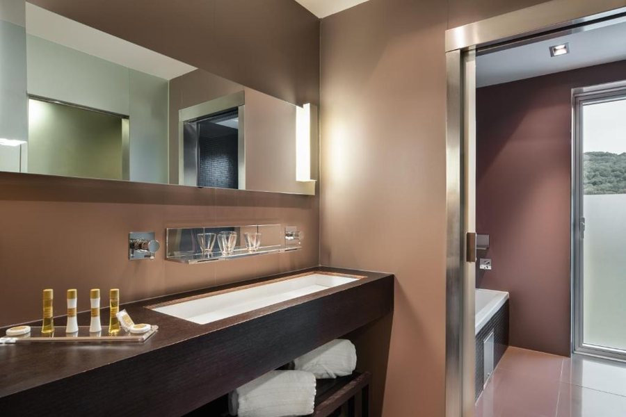 Valbusenda Hotel Bodega Spa — Bathroom