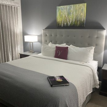 Valhalla Resort Hotel — Guest room