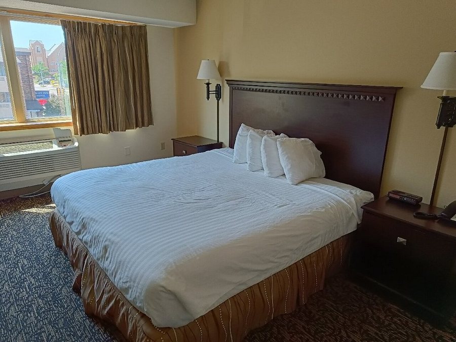 Valley Inn — Guest room