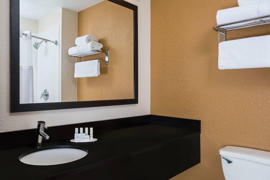 Valparaiso Inn Bed Breakfast — Bathroom