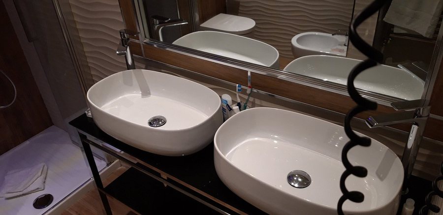Vatican Relais Rome — Bathroom